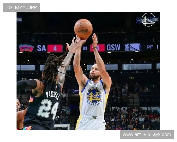 库里一记高抛上篮打进，勇士全队精神大振
