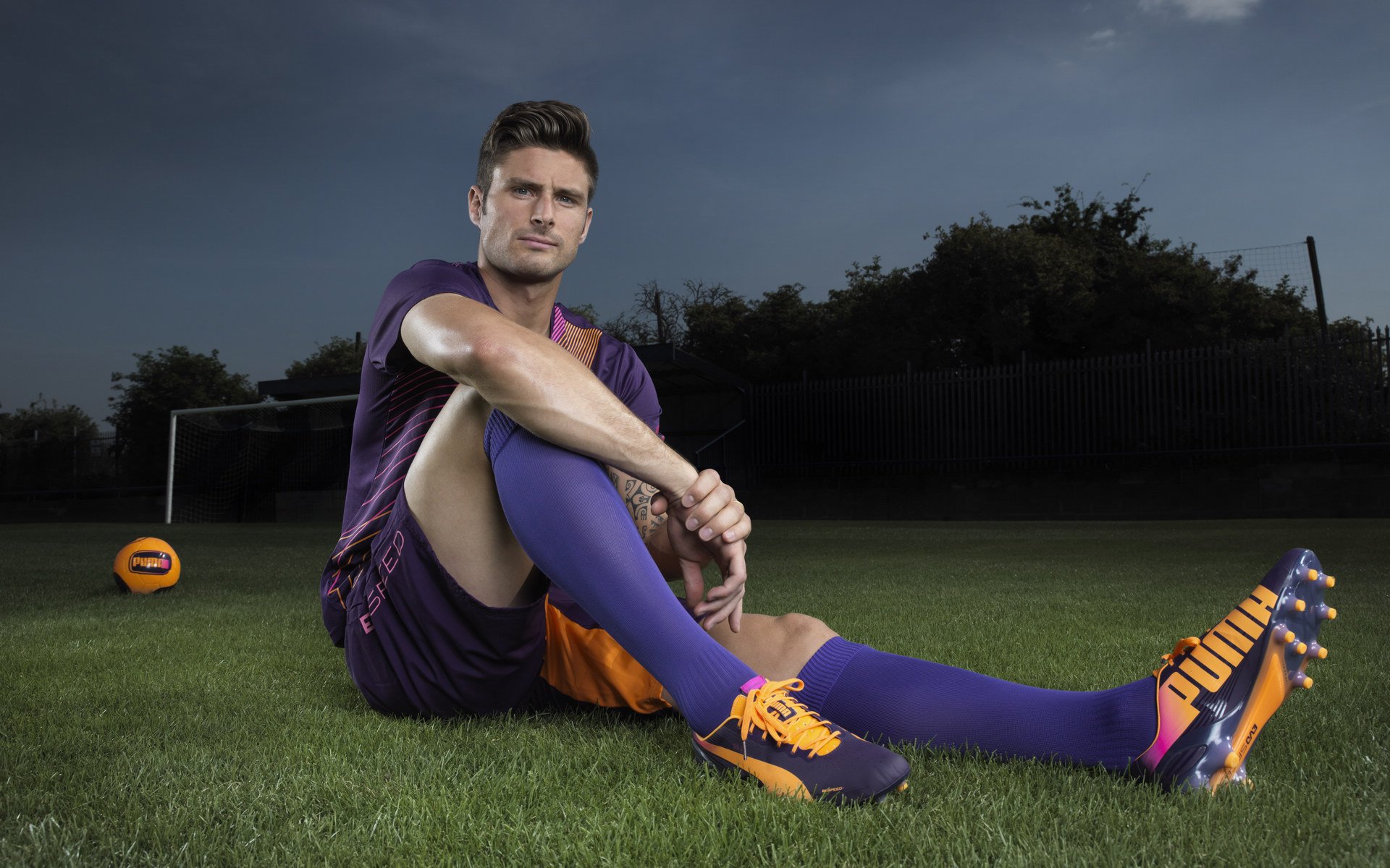 爱游戏体育在线-“华金·托比利亚的进攻威胁与防守能力，成就阿根廷美洲狮队的全能防线”